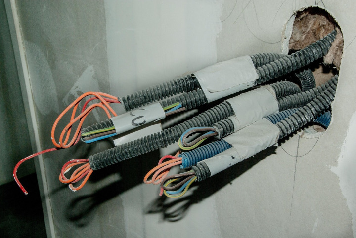 warehouse electrician lighting